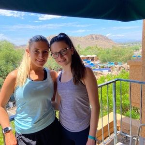 Meet your Posher, Caitlin